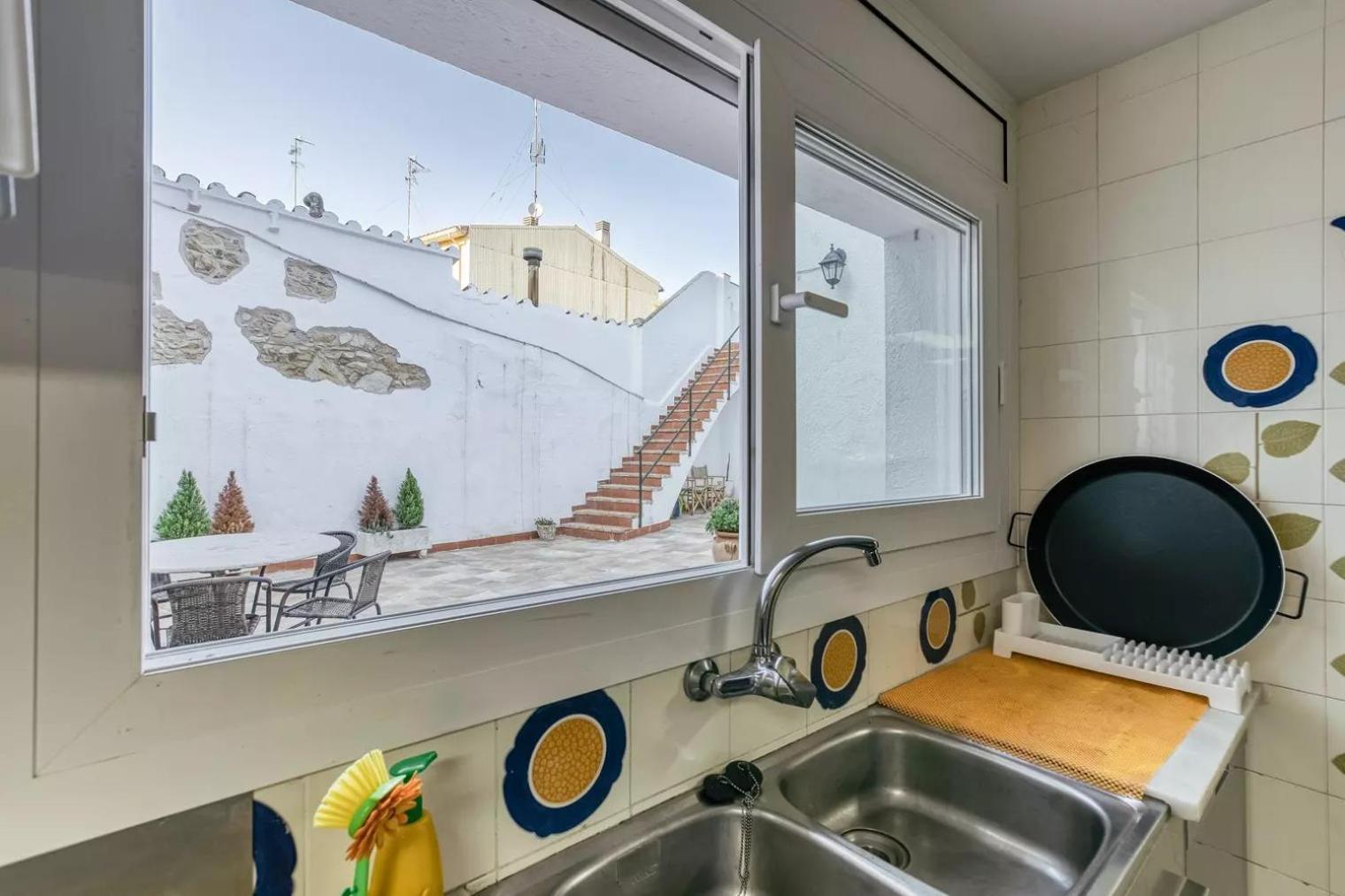 Can Mateuet - House Rental By Season Льягостера Экстерьер фото
